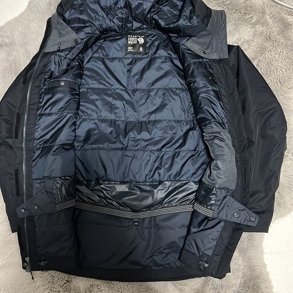 Mountain hardwear winter jacket - Picture 2 of 5
